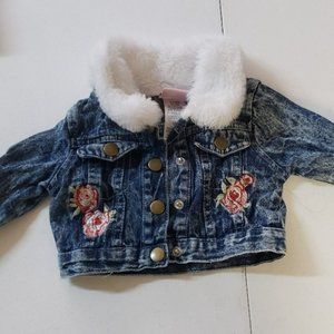 🌹12-month denim jacket with flowers.
